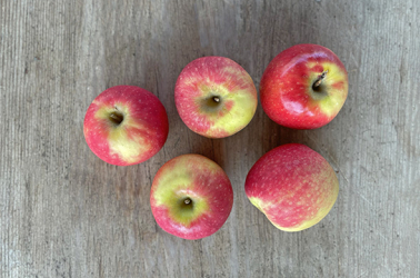 Apple (Local/UK) - mixed varieties (3 apples) Picture of Apple (Local/UK) - mixed varieties (3 apples)