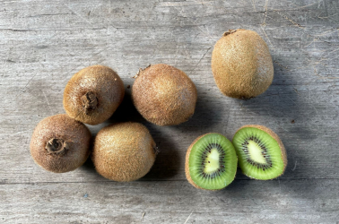 Kiwis Sungold (3 kiwis) Picture of Kiwis Sungold (3 kiwis)